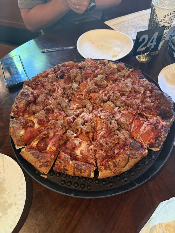 פיצה מוגזמת